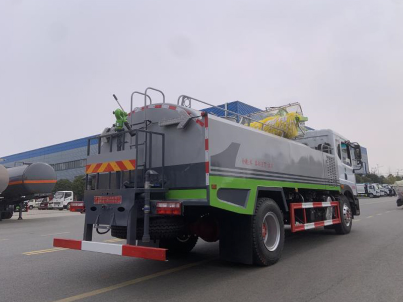 東風D9隧道清洗車-前置