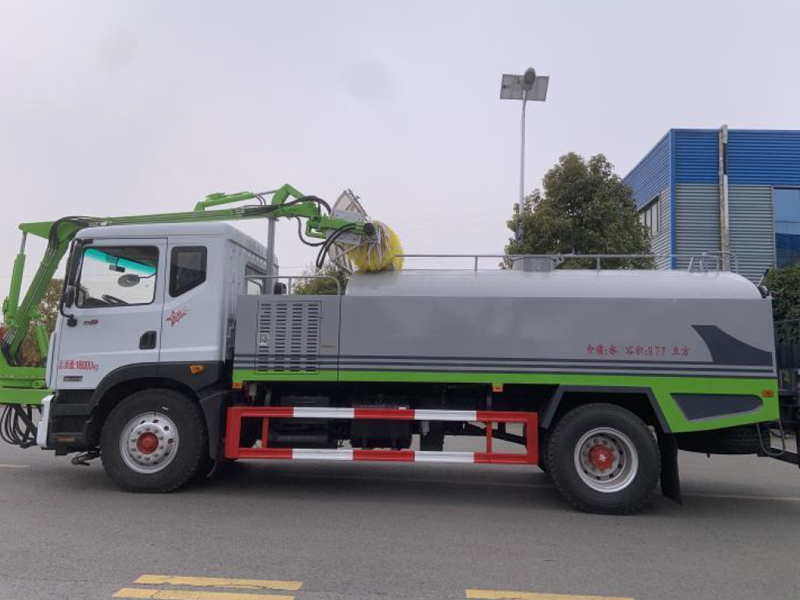 東風D9隧道清洗車-前置