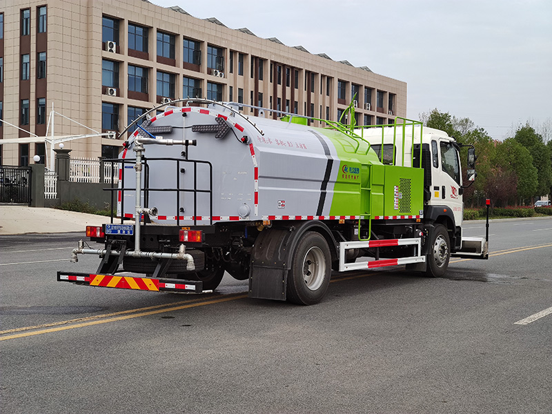 重汽豪沃CLW5180GQXZ6清洗車國(guó)六