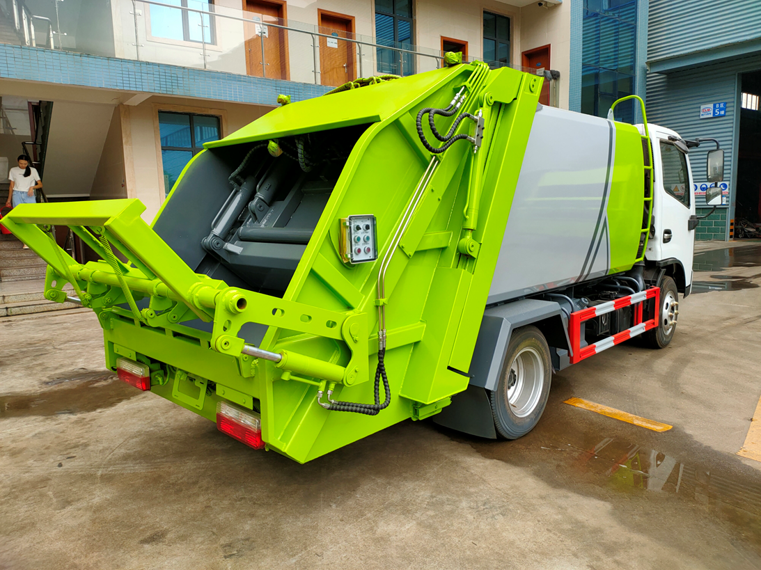 東風(fēng)多利卡5立方藍(lán)牌壓縮垃圾車(chē)