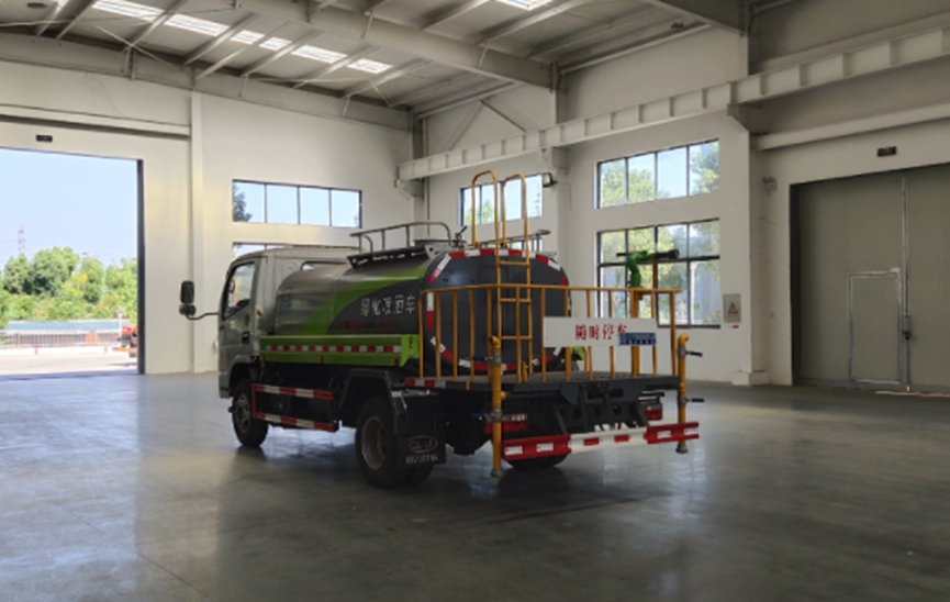 程力D6.F6系列4.64方綠化噴灑車(chē)